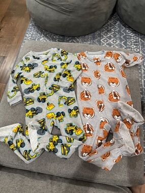 Simple Joys by Carter's Grey Fleece Pajamas (4T)